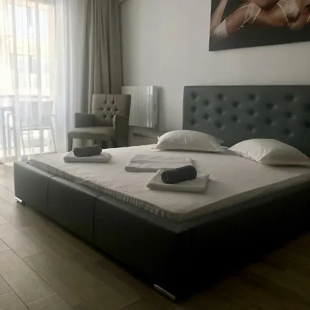 Desilva 46 & 47 Mamaia